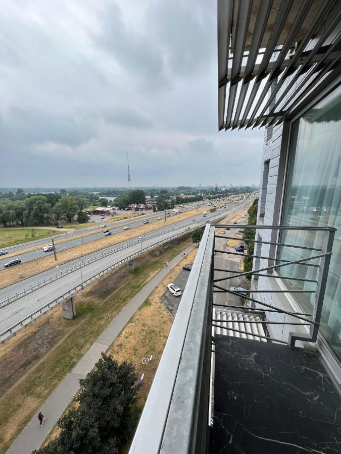 Krasta Free Parking With & River View Butas Riga